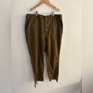 Aritzia Golden by TNA Utility Ankle Length Joggers Dark Brown, Size 8. EUC